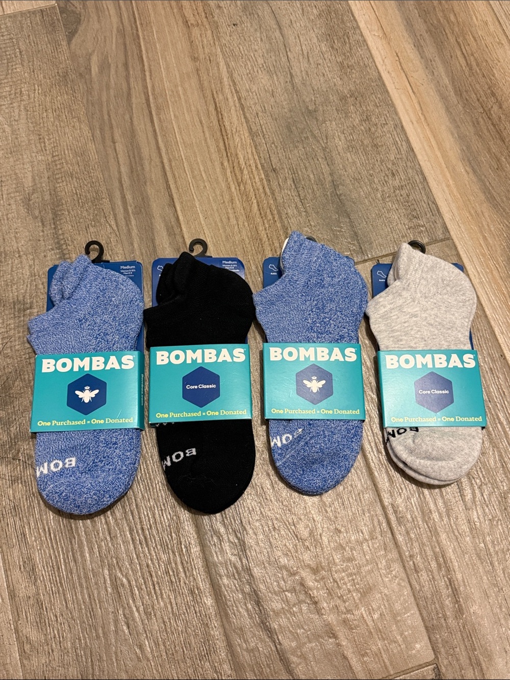 Bombas Unisex Ankle No-Show Socks Black & Light Blue Heather